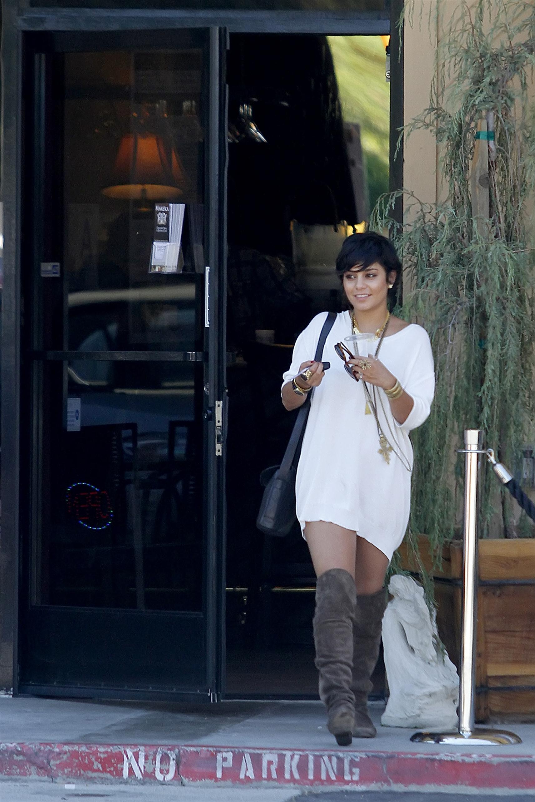 Vanessa Hudgens wearing a sweater dress photos | Picture 63608